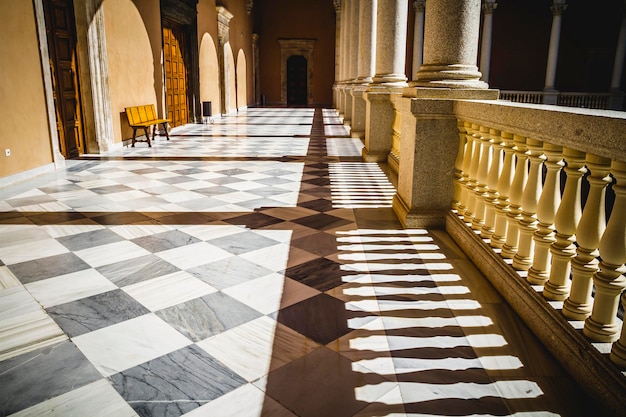 Photo arrière-cour, palais intérieur, alcazar de toledo, espagne