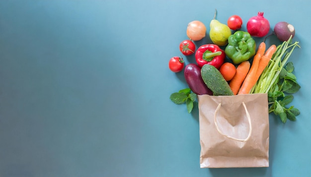 Arrière-plan d'aliments sains Aliments végétaliens sains en sacs en papier Légumes et fruits en couleur