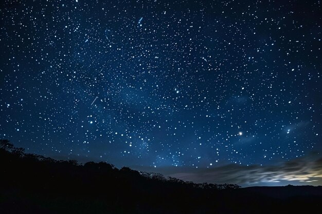Arrière-plan astronomique avec le ciel nocturne avec des étoiles scintillantes