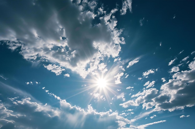 Photo arrière-plan bleu avec des nuages blancs et un soleil brillant composition de la nature