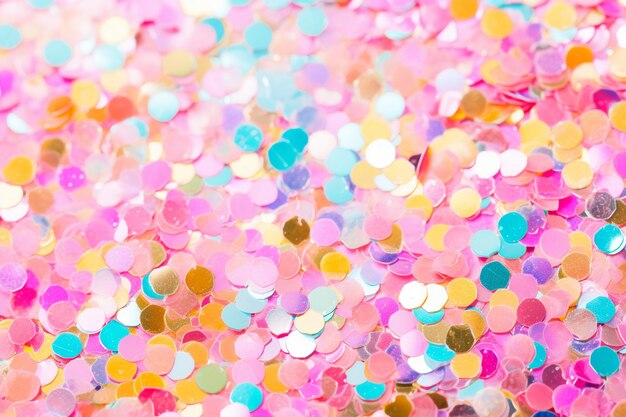 Arrière-plan en confetti holographique lumineux