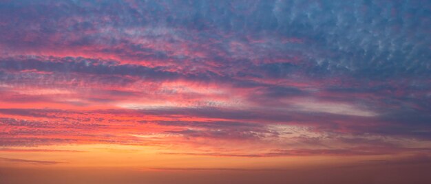 Arrière-plan du ciel au coucher du soleil