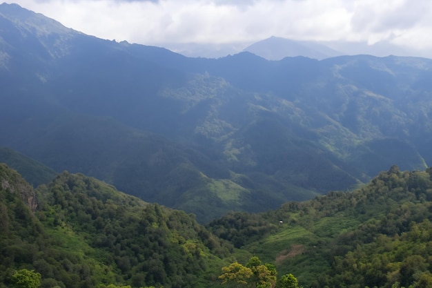 Photo arrière-plan du paysage de montagne