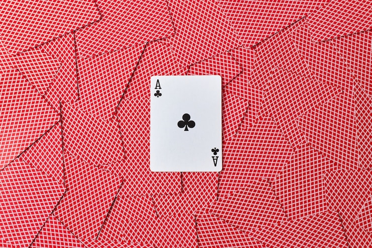 Photo arrière-plan fait de cartes à jouer vue de dessus