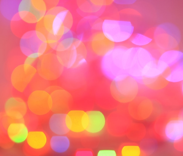 Arrière-plan festif de lumières vives colorées floues. place pour le texte