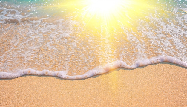 Photo arrière-plan de plage de sable blanc abstrait lumières du soleil sur la surface de l'eau bel arrière-plan abstrait