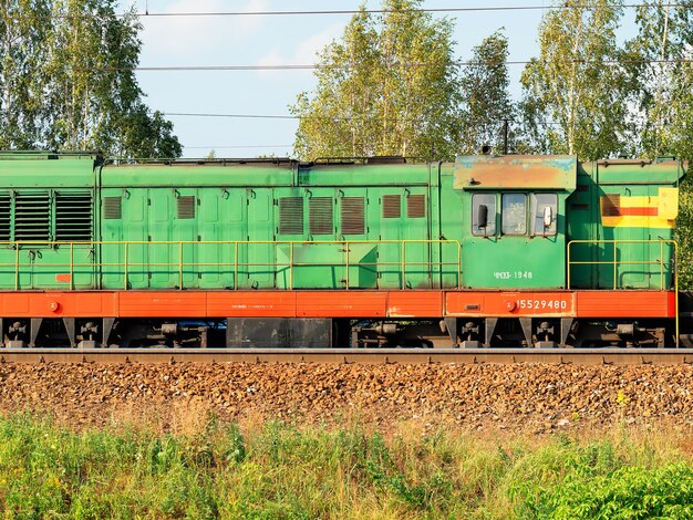 Arrière-plan de transport de locomotive diesel train russe