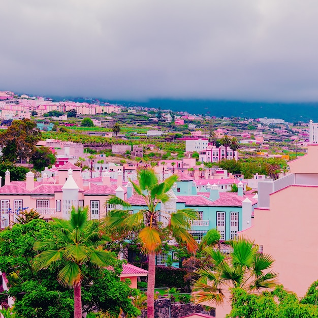 Photo art conceptuel des îles canaries. ambiance voyage vanille