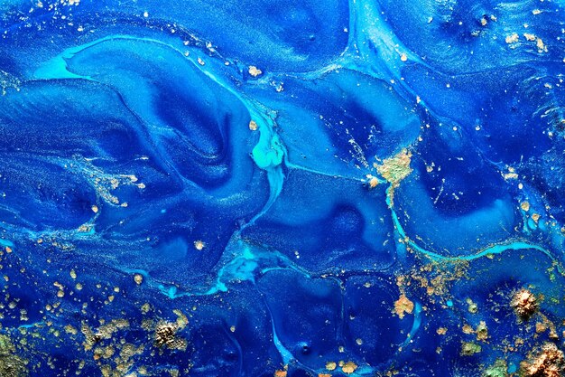 Art liquide de fond abstrait de luxe Encre d'alcool bleu avec des stries de peinture dorée texture de marbre de surface de l'eau