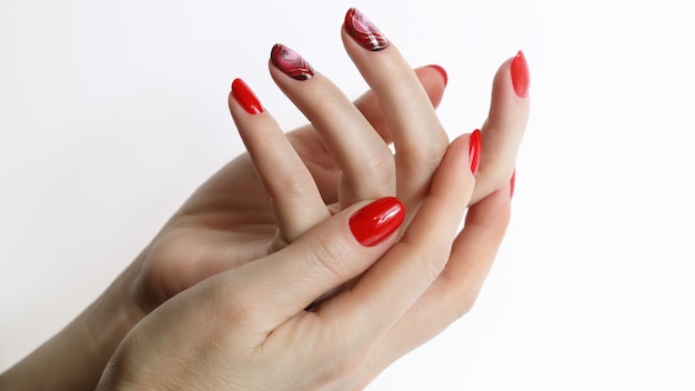 Art des ongles manucure rouge