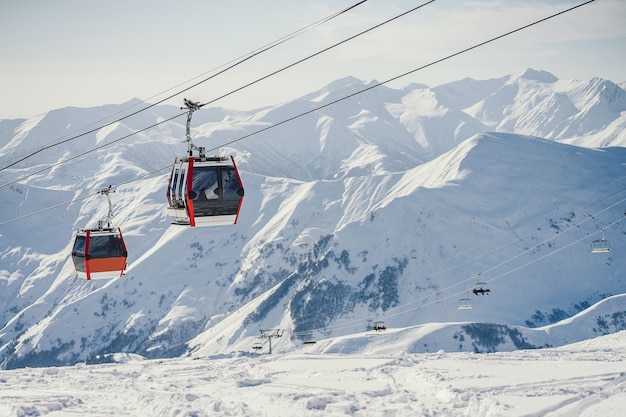 ascenseur dans les montagnes