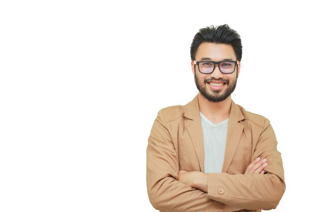 Asiatique bel homme avec une moustache, souriant et riant sur fond blanc, flou artistique et flou