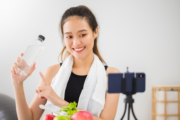 Asiatique belle femme vivant en bonne santé