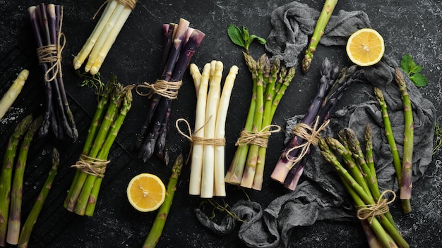 Asperges Aliments sains biologiques crus Vue de dessus Espace libre pour votre texte