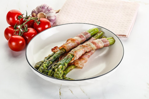 Asperges grillées au bacon