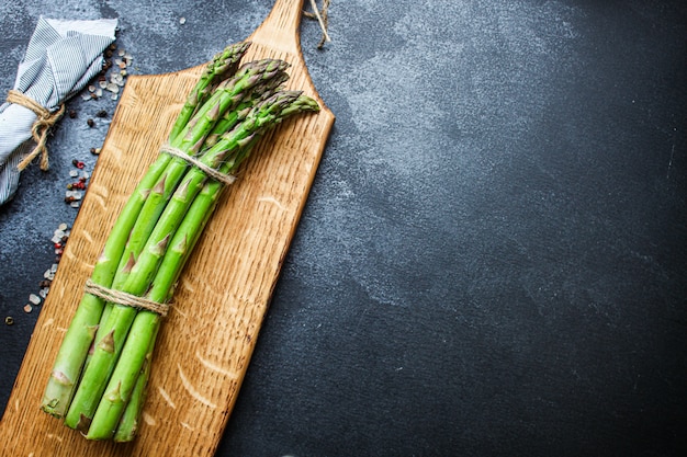 asperges légume vert frais