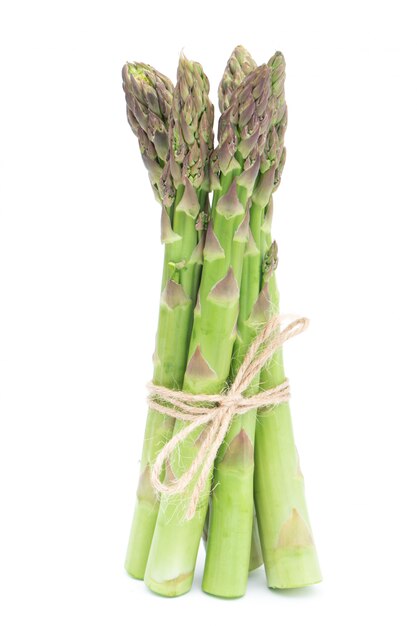 asperges vertes isolées