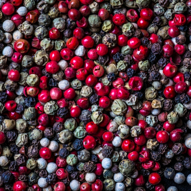 Photo assaisonnement au poivre rouge et noir en vrac