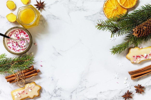 L'assaisonnement de pain d'épice pour la pâtisserie de Noël est le miel, l'anis, la cannelle et le gingembre