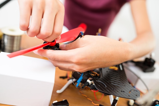 Assembleur de drones