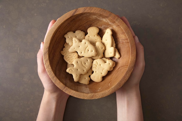 Assiette avec biscuits frais