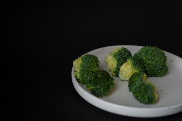 assiette de brocoli