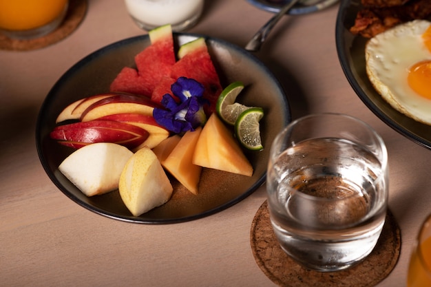 Assiette de fruits aux mangues et pastèques