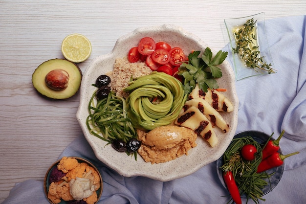 Assiette de salade fraîche avec mesclun