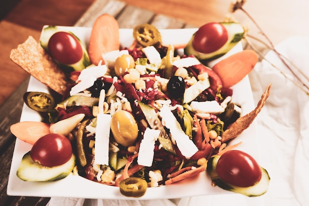 Assiette de salade fraîche avec mesclun