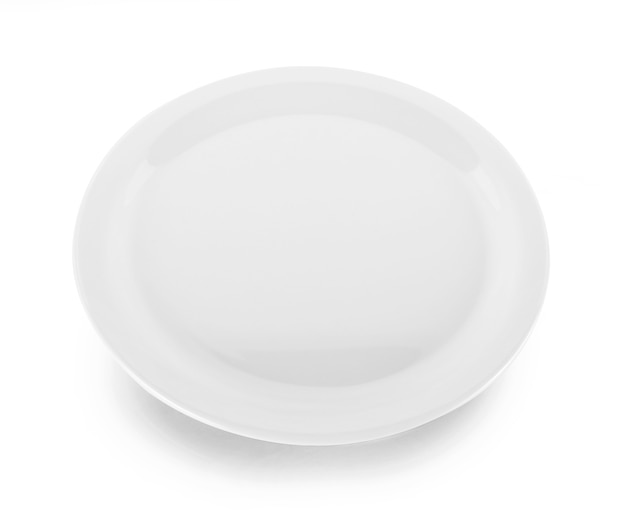 Assiette vide isolé sur fond blanc