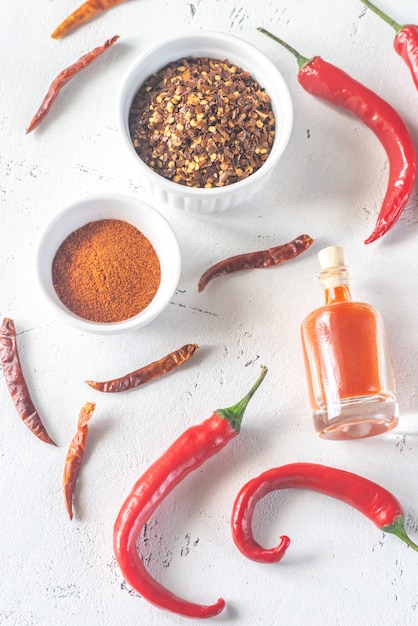 Assortiment d'aliments au piment rouge