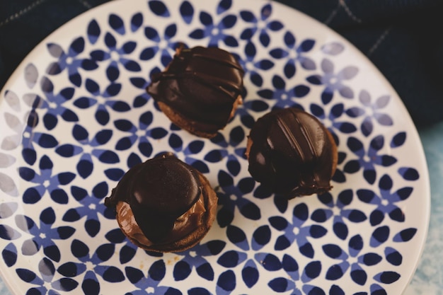 Assortiment de biscuits au thé et de biscuits aux pépites de chocolat