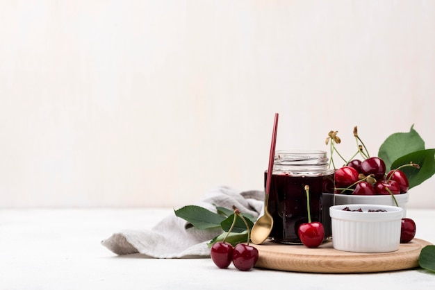 Photo assortiment de confiture de cerises