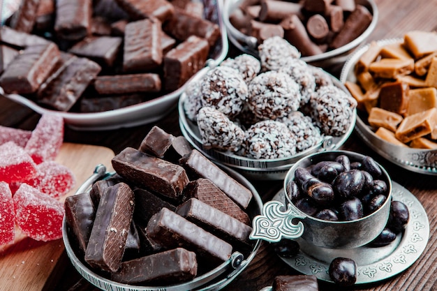 Assortiment de délicieux fond de bonbons au chocolat