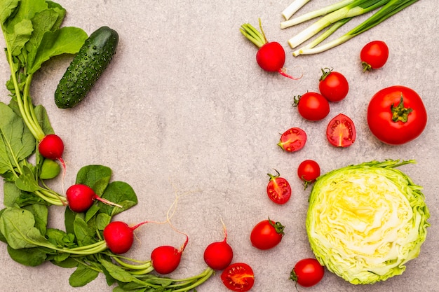 Assortiment de légumes biologiques frais