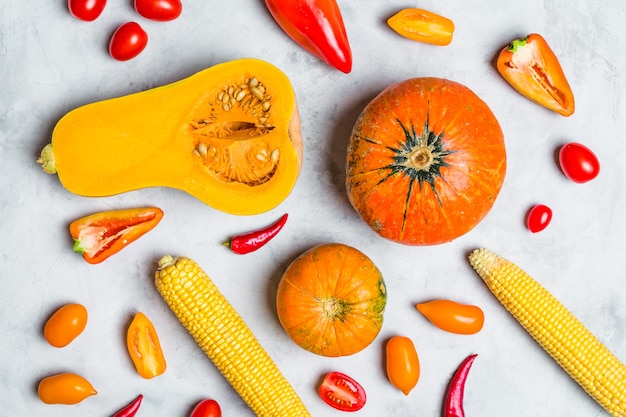 Assortiment de légumes jaunes et orange frais