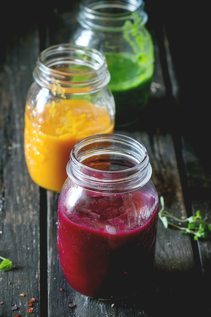 Assortiment de smoothies aux légumes