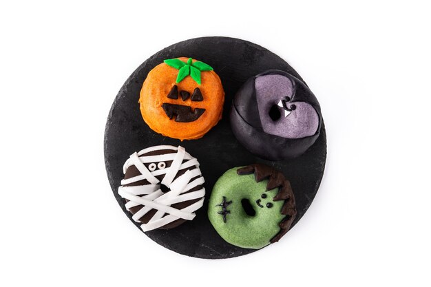 Assortmen de beignets Halloween isolé sur fond blanc