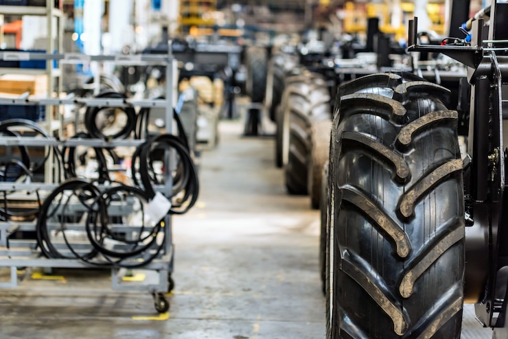 Photo atelier d'assemblage dans une grande usine industrielle