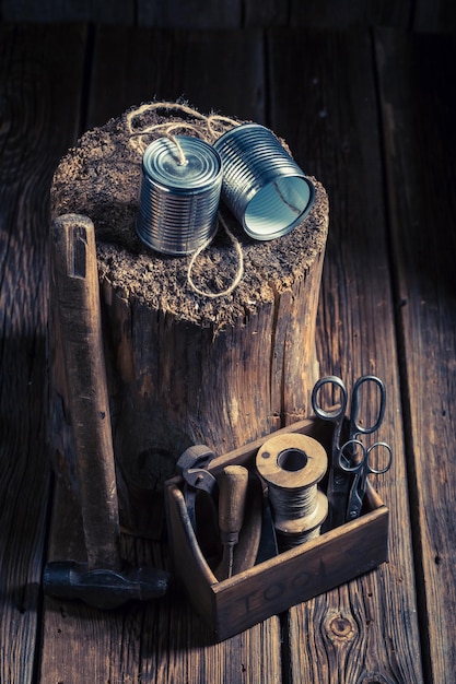 Atelier en bois et un petit ensemble d'outils