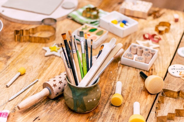 Atelier de céramique Pot de pinceaux et spatules