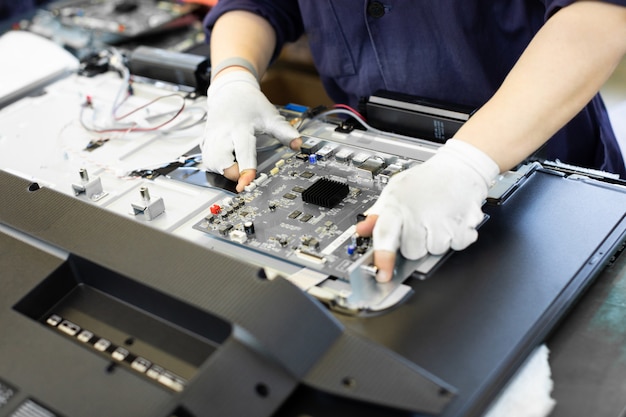 atelier pour l&#39;assemblage de téléviseurs