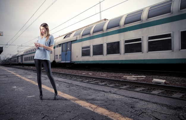 En attente à la gare