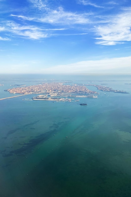 Au-dessus de la vue de la ville de Venise depuis l'avion