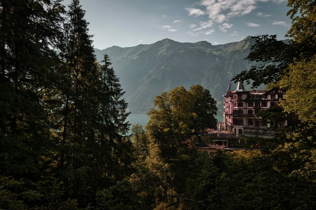 Au pied des cascades de Giessbach est le Grandhotel Giessbach a été construit en 1875Suisse