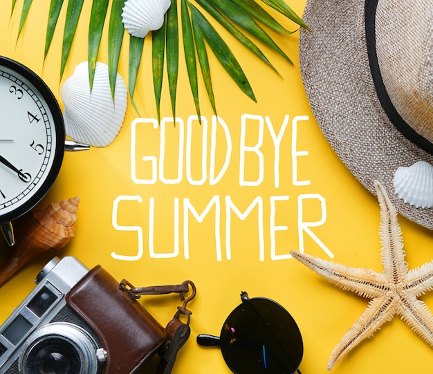 Photo au revoir summer text flat lay