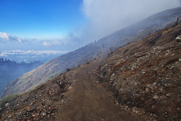 Au sommet du volcan Ijen, Indonésie