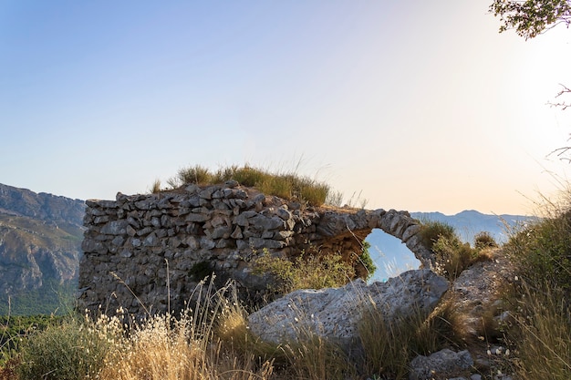 A l'aube du château des Confrides