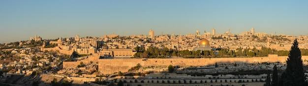 Aube panoramique sur le Mont du Temple à Jérusalem