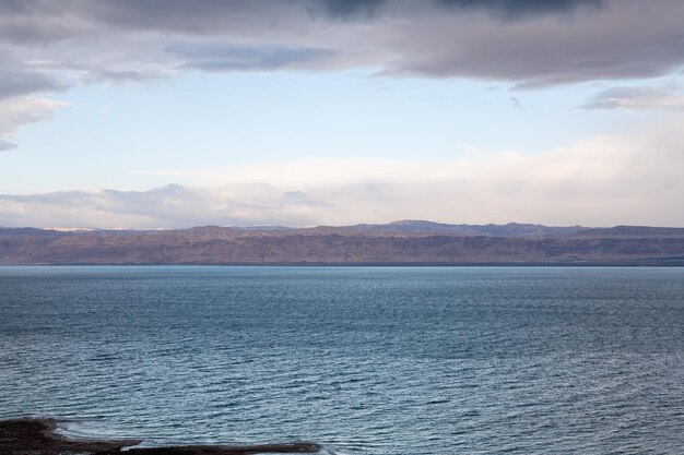 Aube rose sur la côte de la Mer Morte